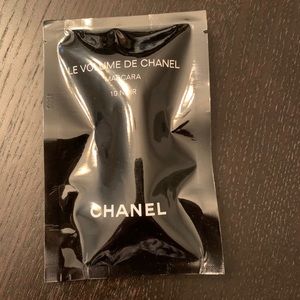 Chanel Le Volume De Chanel Black Mascara SAMPLE